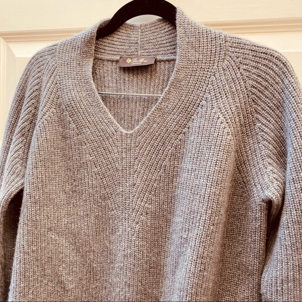 Loro Piana Cashmere V neck sweater size 44